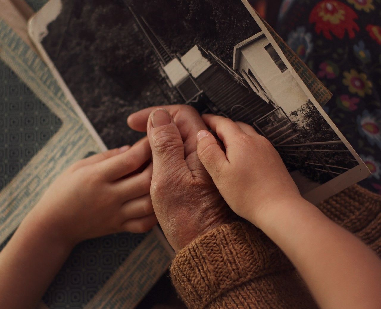 Красивая картинка бабушка и дедушка вместе (5)