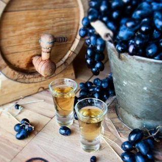 Чача из винограда традиционный напиток, как его приготовить