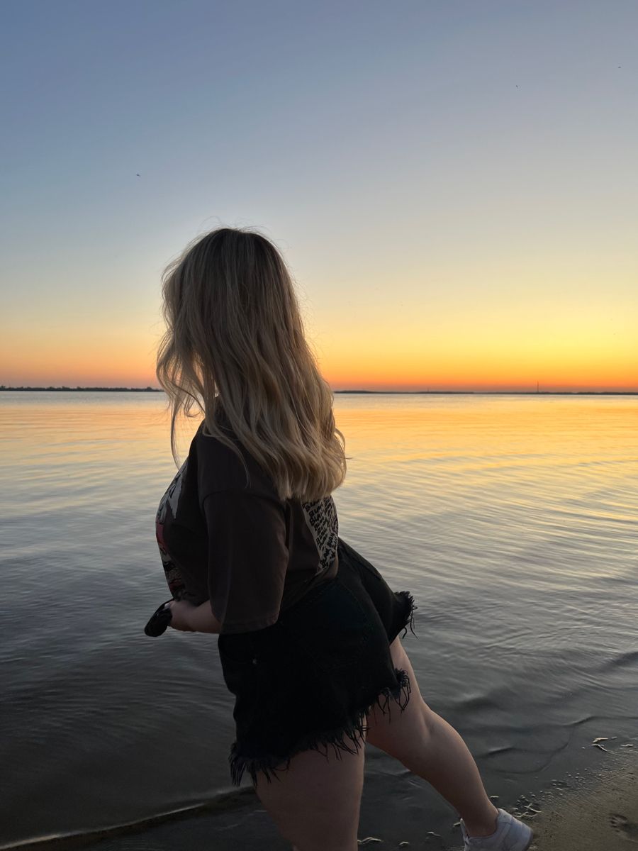 Красивые картинки девушки на закате солнца (23)