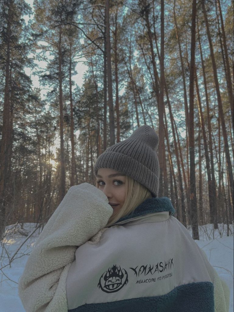 Лучшие фото девушка со спины зимой на аву (12)