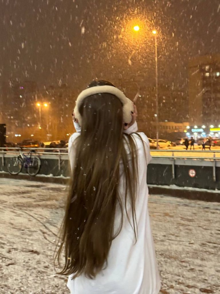 Лучшие фото девушка со спины зимой на аву (23)