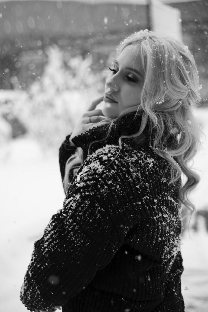 Лучшие фото девушка со спины зимой на аву (25)