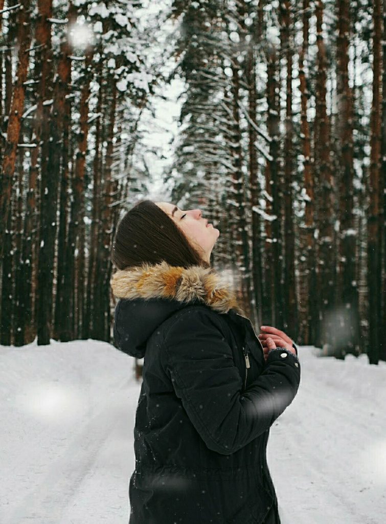 Лучшие фото девушка со спины зимой на аву (3)